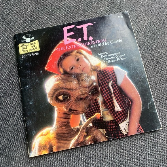 1980s Vintage ET read along book and record. Not tested. Book is good condition